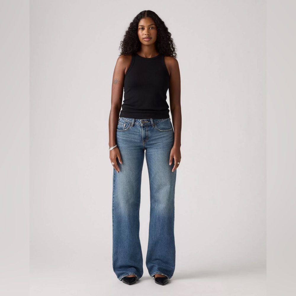 NWT Levi’s premium low loose size 26 good life dark wash